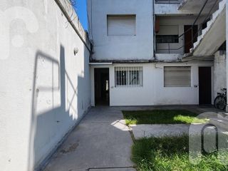 Foto 3 de VENTA DEPARTAMENTO CON JARDIN EN LA PLATA