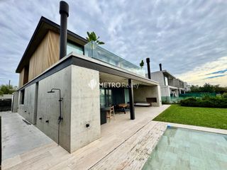 Foto 53 de Casa Amoblada en Alquiler  con 4 habitaciones a la Laguna en Barbarita Tigre
