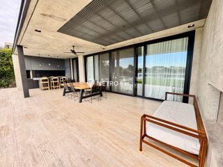 Foto 56 de Casa Amoblada en Alquiler  con 4 habitaciones a la Laguna en Barbarita Tigre