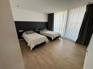 Foto 12 de Casa en Alquiler  con 4 habitaciones a la Laguna en Barbarita Tigre