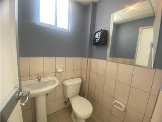 Foto 17 de Eloy Alfaro, Galpón en Renta, 775m2, 2 Ambientes