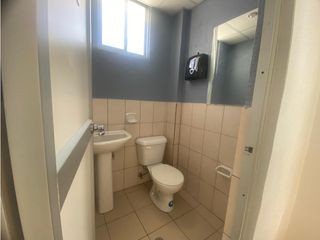 Foto 18 de Eloy Alfaro, Galpón en Renta, 775m2, 2 Ambientes