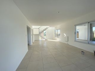Foto 8 de ALQUILER DE CASA EN Pilar