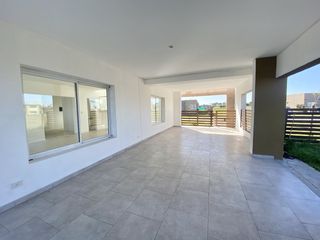 Foto 5 de ALQUILER DE CASA EN Pilar
