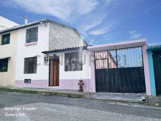 Foto 1 de TERRENO CON CASA DE VENTA EN LA MENA2, SUR DE QUITO