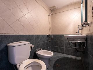 Foto 7 de VENTA/ALQUILER - Casa de 3 Dormitorios, patio, quincho y cochera. Echesortu, Rosario.