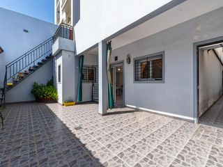 Foto 21 de VENTA/ALQUILER - Casa de 3 Dormitorios, patio, quincho y cochera. Echesortu, Rosario.