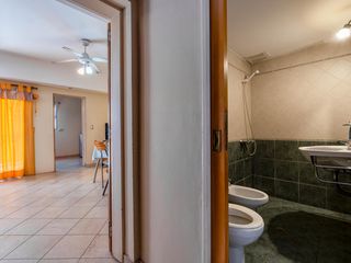 Foto 5 de VENTA/ALQUILER - Casa de 3 Dormitorios, patio, quincho y cochera. Echesortu, Rosario.