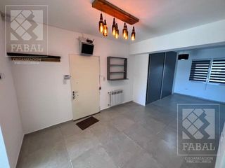 Foto 4 de Casa alquiler Confluencia Rural, 3 dormitorios (suite), 3 baños, jardín con parrilla y 2 cocheras