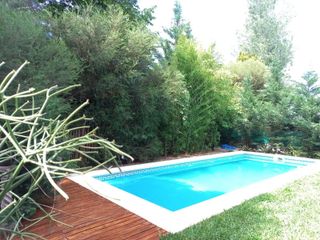 Foto 3 de Casa en venta - 3 Dormitorios 3 Baños - Cocheras - 360Mts2 - Dique Luján