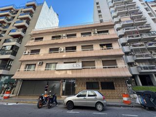Foto 2 de Dpto calle Urquiza 100, Planta Baja, Dos Dorm. con Patio.
