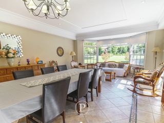 Foto 9 de Exclusiva residencia en Los Troncos