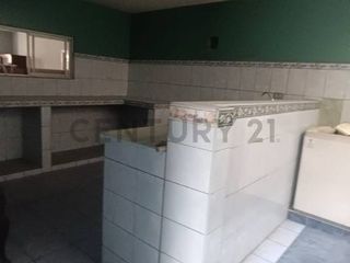 Foto 2 de CASA EN VENTA EN SAN JUAN DE LURIGANCHO – A PASOS DE LA ESTACIÓN SAN MARTÍN