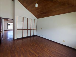 Foto 6 de Quito Tenis, Casa en renta, 280 m2, 2 hab, 4 baños, 1 parqueadero