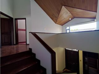 Foto 4 de Quito Tenis, Casa en renta, 280 m2, 2 hab, 4 baños, 1 parqueadero