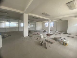 Foto 1 de Eloy Alfaro, Local Comercial en Renta, 400m2, 2 Ambientes