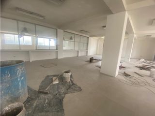 Foto 14 de Eloy Alfaro, Local Comercial en Renta, 400m2, 2 Ambientes