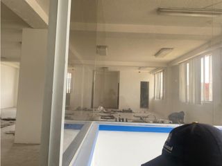 Foto 12 de Eloy Alfaro, Local Comercial en Renta, 400m2, 2 Ambientes