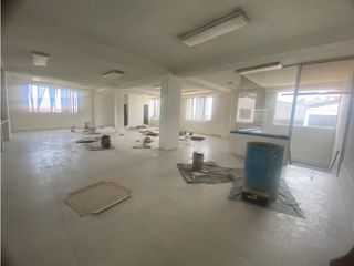 Foto 2 de Eloy Alfaro, Local Comercial en Renta, 400m2, 2 Ambientes