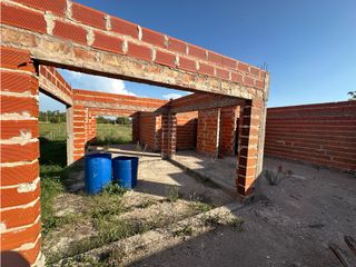 Foto 6 de Lote en Barrio El Chañar II con construcción a terminar.