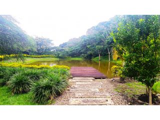 Foto 2 de Maat vende lote en condominio Villeta  6.400 m2 $720Millones