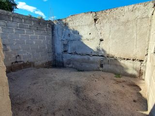 Foto 10 de CASA DE 2 DORMITORIOS MAS UNA CONSTRUCCION HASTA LA ALTURA DEL DINTEL