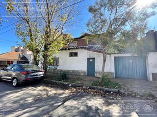 Foto 4 de Casa de 5 ambientes en venta, próxima al centro de Quilmes.