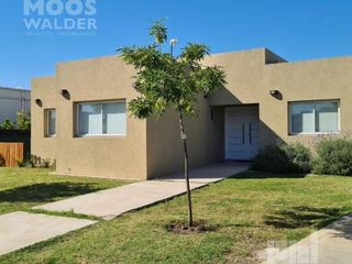 Foto 1 de Casa en venta - Villanueva barrio San Gabriel.