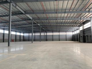 Foto 1 de Depósito - Garin 17400 m2 Cubiertos AAA