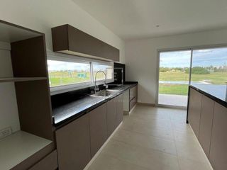 Foto 16 de Casa en venta a la Cancha de Golf sobre la Herradura. El Canton. Escobar