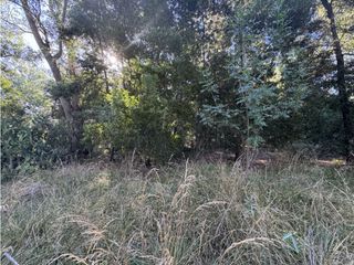 Foto 4 de Lote en venta en Los Bosquecitos. Con construcción.