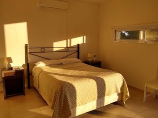 Foto 5 de VENTA CASA CANTÓN ISLAS:3 DORMITORIOS - PISCINA -GRAN LOTE JARDÍN PARQUIZADO -