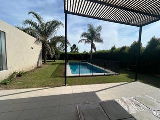 Foto 24 de VENTA CASA CANTÓN ISLAS:3 DORMITORIOS - PISCINA -GRAN LOTE JARDÍN PARQUIZADO -