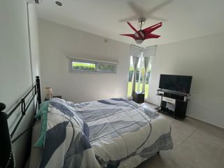 Foto 17 de VENTA CASA CANTÓN ISLAS:3 DORMITORIOS - PISCINA -GRAN LOTE JARDÍN PARQUIZADO -