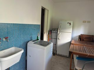 Foto 9 de VENTA CASA CANTÓN ISLAS:3 DORMITORIOS - PISCINA -GRAN LOTE JARDÍN PARQUIZADO -