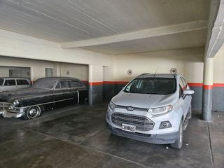 Foto 3 de venta cochera cubierta ascensor p/auto grande once