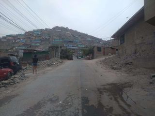 Foto 5 de En venta amplia casa de 2 pisos - Comas
