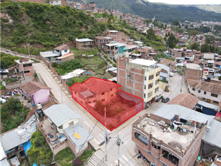 Foto 1 de VENDO LOTE CON CASA DE 290 M2 TRES CRUCES, SANTA ROSA, SAN SEBASTIAN