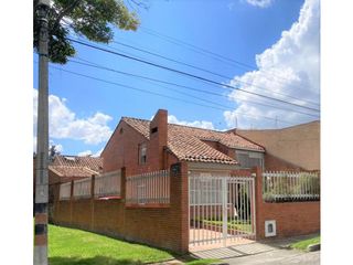 Foto 2 de Hermosa Casa en venta en la la Alhambra