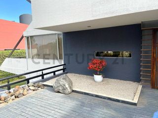 Foto 15 de VENTA Casa Moderna y Aterrazada en Altos del Valle