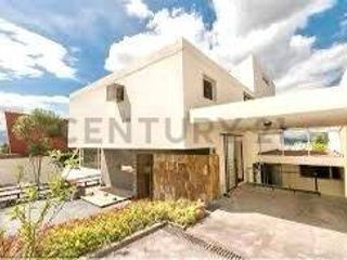 Foto 2 de VENTA Casa Moderna y Aterrazada en Altos del Valle