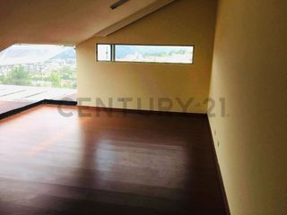 Foto 20 de VENTA Casa Moderna y Aterrazada en Altos del Valle