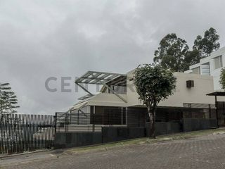 Foto 1 de VENTA Casa Moderna y Aterrazada en Altos del Valle
