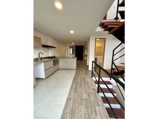 Foto 1 de Vendemos hermosa casa en chía !!