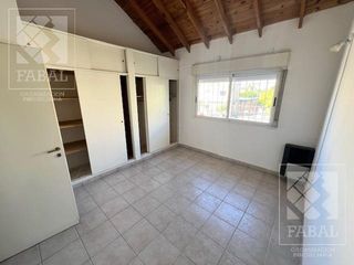 Foto 9 de Casa alquiler centro oeste, 2 dormitorios, 2 baños, patio y entrada para auto