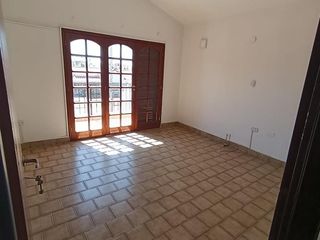 Foto 5 de ALQUILER COMERCIAL- BARRIO JARDIN