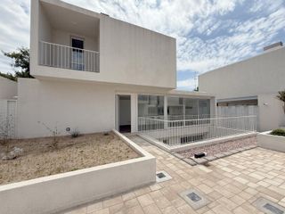 Foto 3 de Casa en  Alquiler en Housing