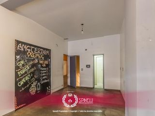 Foto 9 de Local comercial · 228M2 · en el cruce de avenidas más comercial del barrio: San Juan y Boedo.