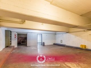 Foto 18 de Local comercial · 228M2 · en el cruce de avenidas más comercial del barrio: San Juan y Boedo.