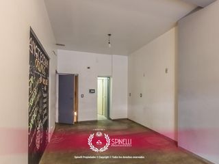 Foto 30 de Local comercial · 228M2 · en el cruce de avenidas más comercial del barrio: San Juan y Boedo.